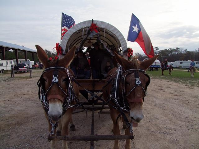 MCTRA-Christmas-Ride-12-10-2011-005.JPG