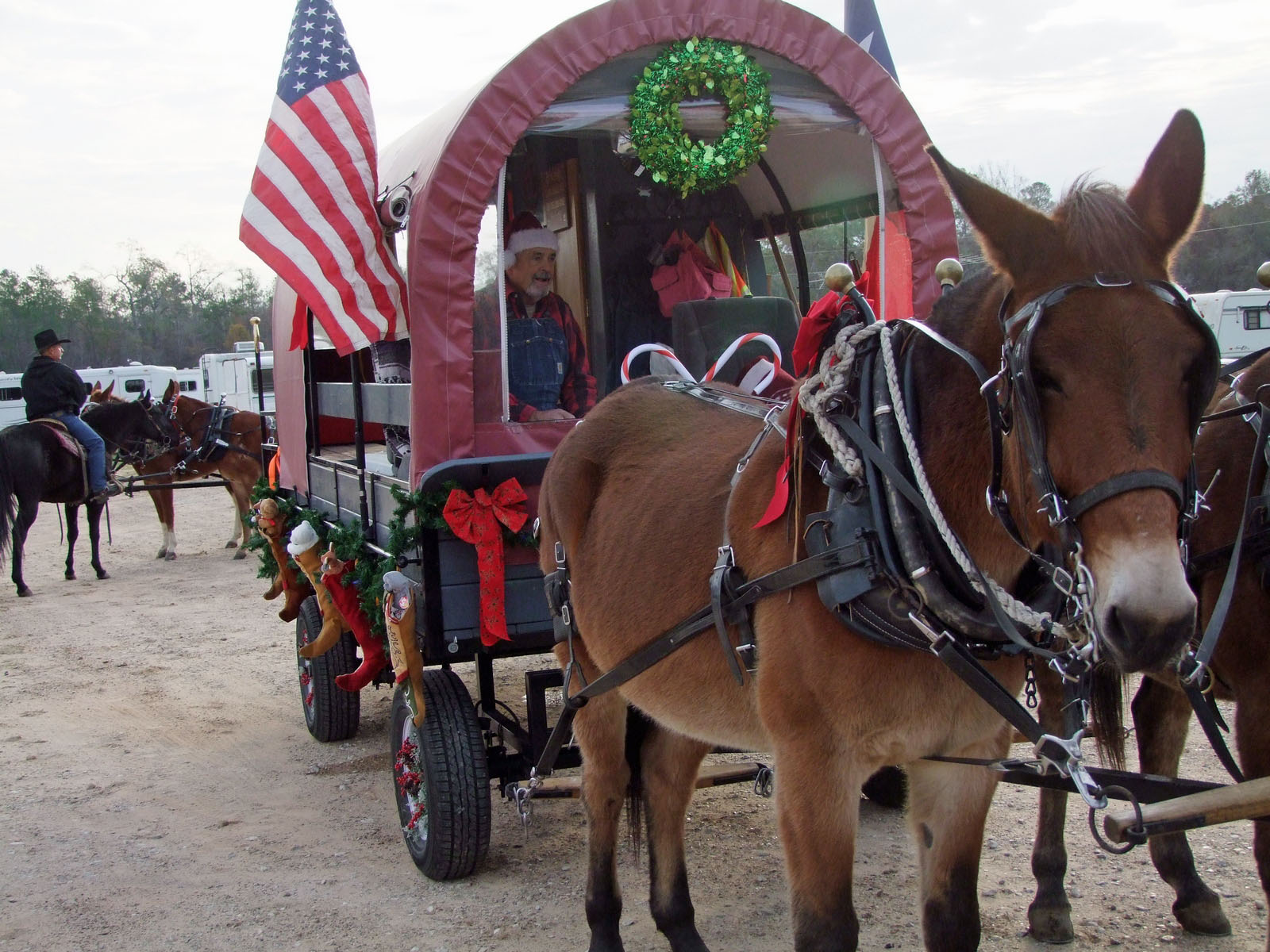 MCTRA-Christmas-Ride-12-10-2011-007.JPG